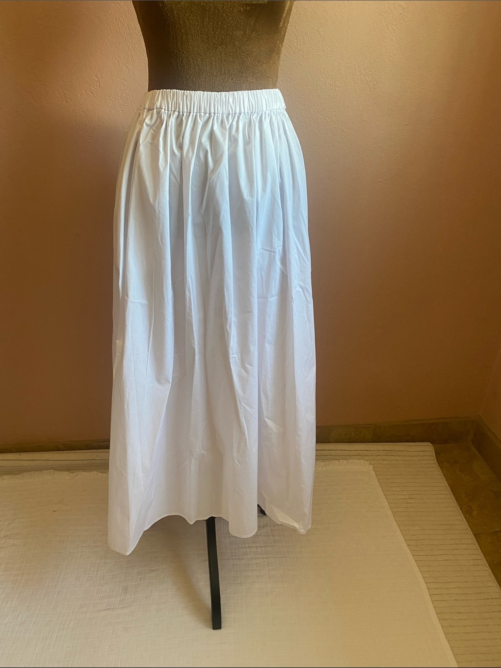 INDUSTRY Classic White Elastic-Waist Maxi Skirt